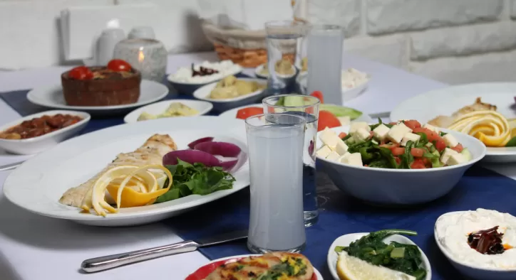 Heybeliada’da Rakı-Balık Keyfi: En İyi Restoranlar ve Özel Deneyimler