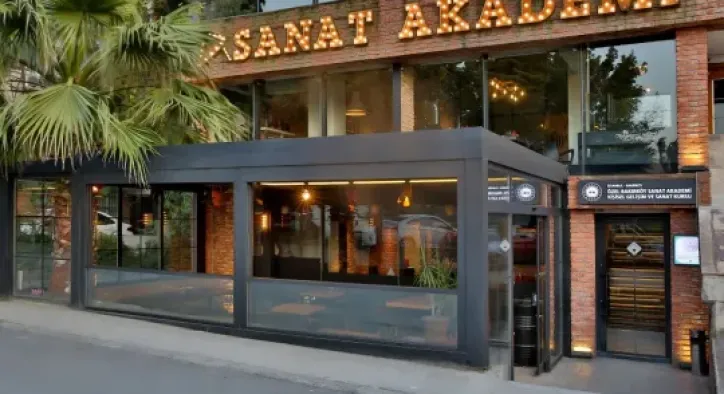 Sanat Akademi ile Büyükada'da Sanatın Ritmini Yakalayın: İstanbul'un En İyi Eğitimi Kapınızda